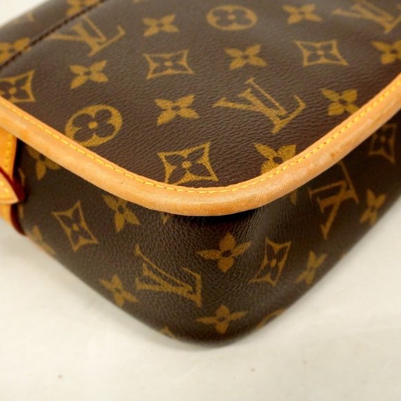 LOUIS VUITTON Authentic Brown Monogram Shoulder Bag - Picture 6 of 12